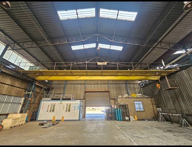 1,350M² WAREHOUSE TO LET IN TUNNEY